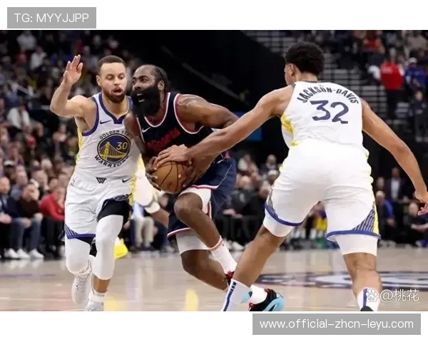 勇士快速突破制造多次罚球机会