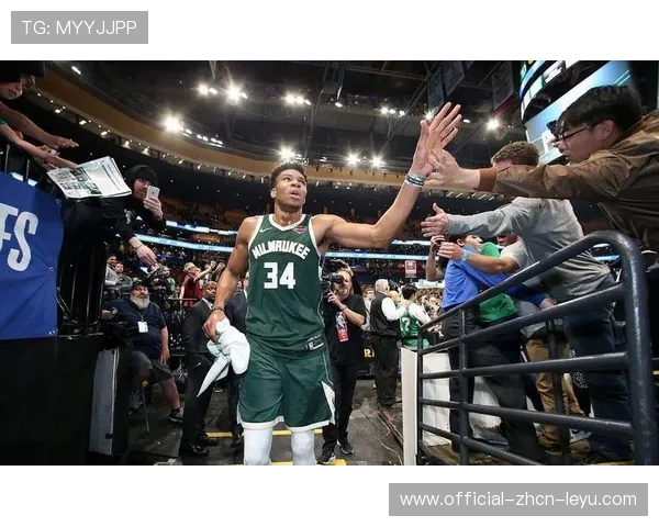 字母哥连续防守回合，密尔沃基雄鹿稳住优势