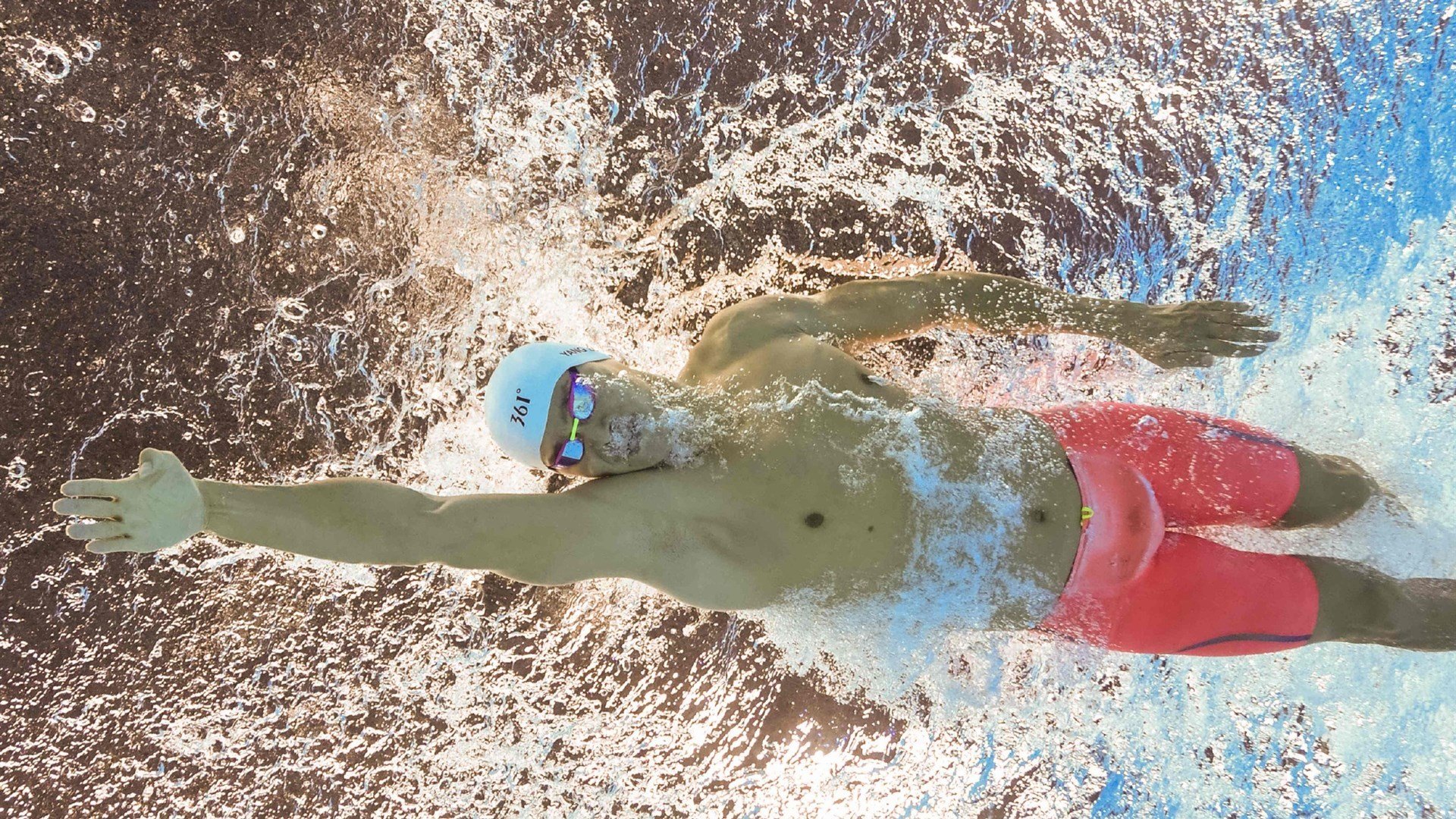 乐鱼体育官网下载-三强接力分段数据对比曝光，4x100米接力第三棒技巧